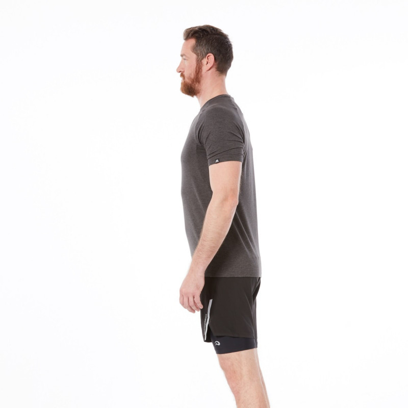 BOLTIN melange férfi futópóló - <ul><li>Rövid ujjú funkciós póló</li><li> Kellemes tapintású, rugalmas, könnyű, kényelmes</li><li> Fényvisszaverő elemeket tartalmaz a biztonság növelése érdekében</li>