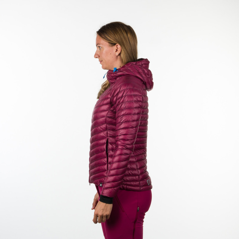 Women's jacket insulated Primaloft® BESKYDY - <ul><li>The lightweight women's warming jacket with a hood is designed for an active sportswoman to keep her comfortable</li><li> Ideal for ski touring as a top or middle layer</li><li> The upper single-layer Airstatic material is light, breathable and resistant to moisture</li>