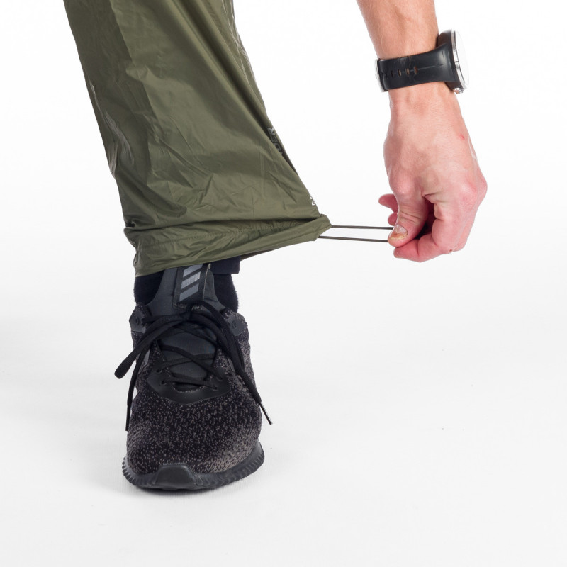 Men's waterproof trousers stowable 2L NORTHCOVER - <ul><li>Lightweight, protective and stowable trousers with all seams taped protect you from rain and wind</li><li> Take this small bag with you while running, cycling, but also hiking</li><li> It can also find space in a full backpack</li>