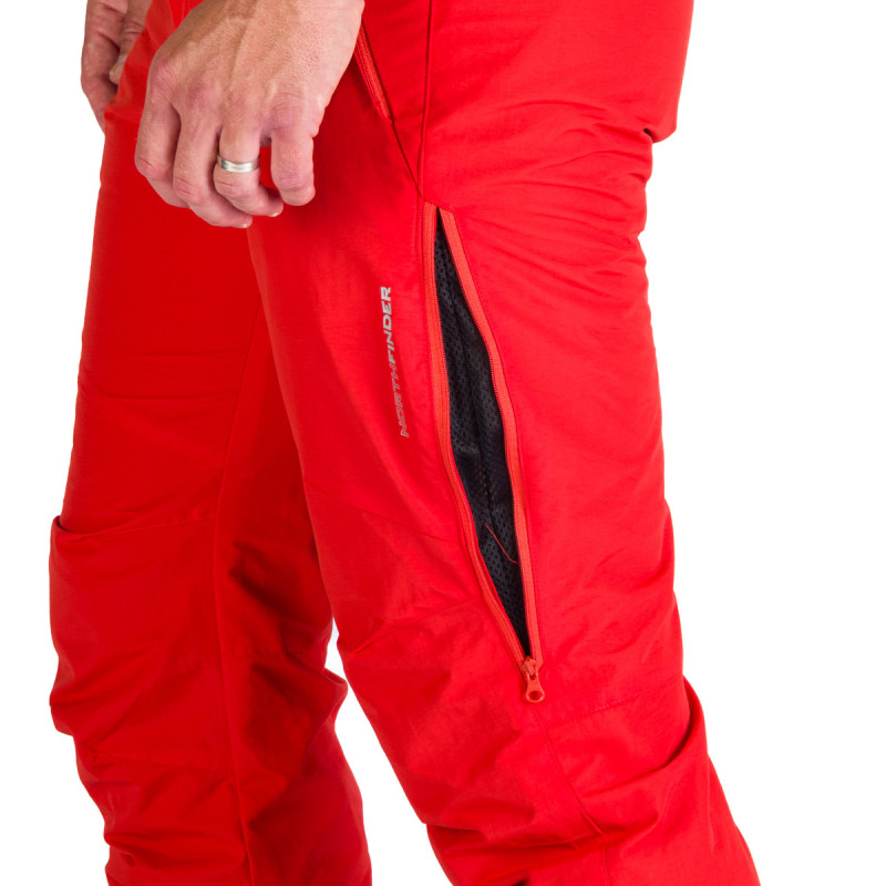 Pánské lyžařské kalhoty plné vybavení REWSY - <ul><li>Pánské lyžařské kalhoty se šlemi značky NORTHFINDER s odolným materiálem určené pro víceleté využití</li><li> Kalhoty jsou vybaveny všemi základními funkčnosti jako kritické podlepené švy, boční větrání se síťovinou, zpevnění proti oděru, zipy YKK®, Eco – PFC free atd</li><li> Kalhoty byly navrženy s důrazem na praktičnost, přičemž poskytuje maximální odolnost při dlouhodobém užívání</li>