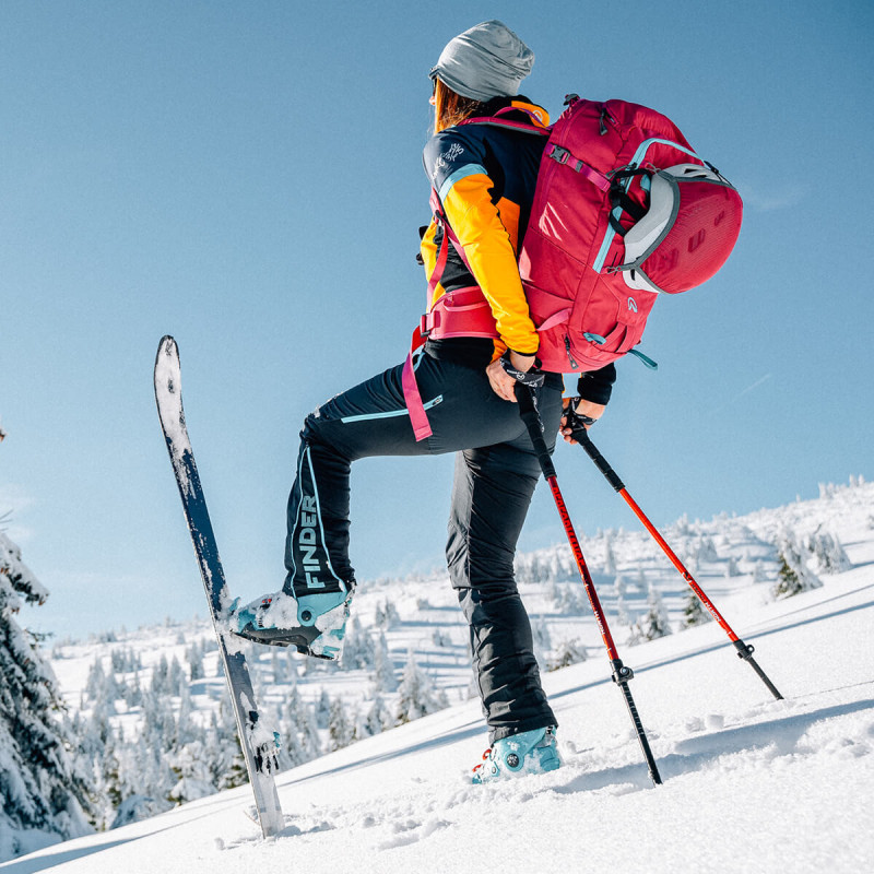 Technischer Ski-Touring-Rucksack 30 l SILVRETTA - <ul><li>Der geräumige Hightech-Rucksack SILVRETTA 30 mit einem Volumen von 30 Litern ist speziell für Skitouren und Winterwanderungen konzipiert</li><li> Damit verirrt man sich nicht in den Bergen</li><li> Hinter dem schlichten Design verbergen sich hochfunktionelle Details, mit denen Sie jede Art von Winterwanderung genießen können, sei es mit Skiern, Schneeschuhen oder Steigeisen an den Füßen</li>